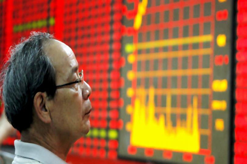 مخاوف الحرب التجارية تدفع الأسهم الصينية للتراجع